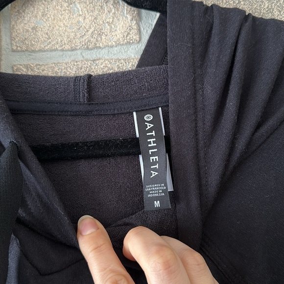 Athleta Cabana Tunic Hoodie Short Sleeve Athletic Sweatshirt in Black Womens M - Picture 6 of 9